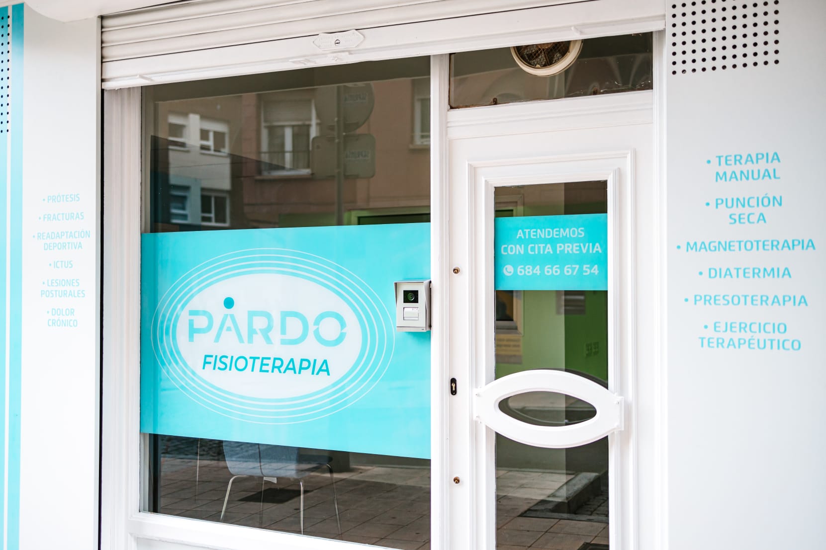 Sala de tratamiento Pardo Fisioterapia Avilés